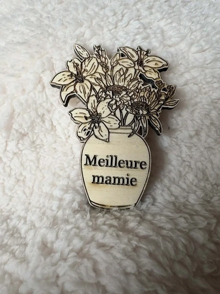 Magnet en bois “Meilleure mamie”