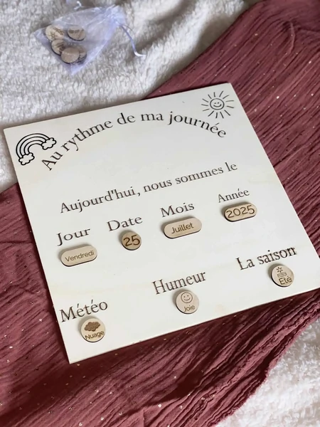 Tableau éducatif en bois – « Au rythme de ma journée » personnalisable